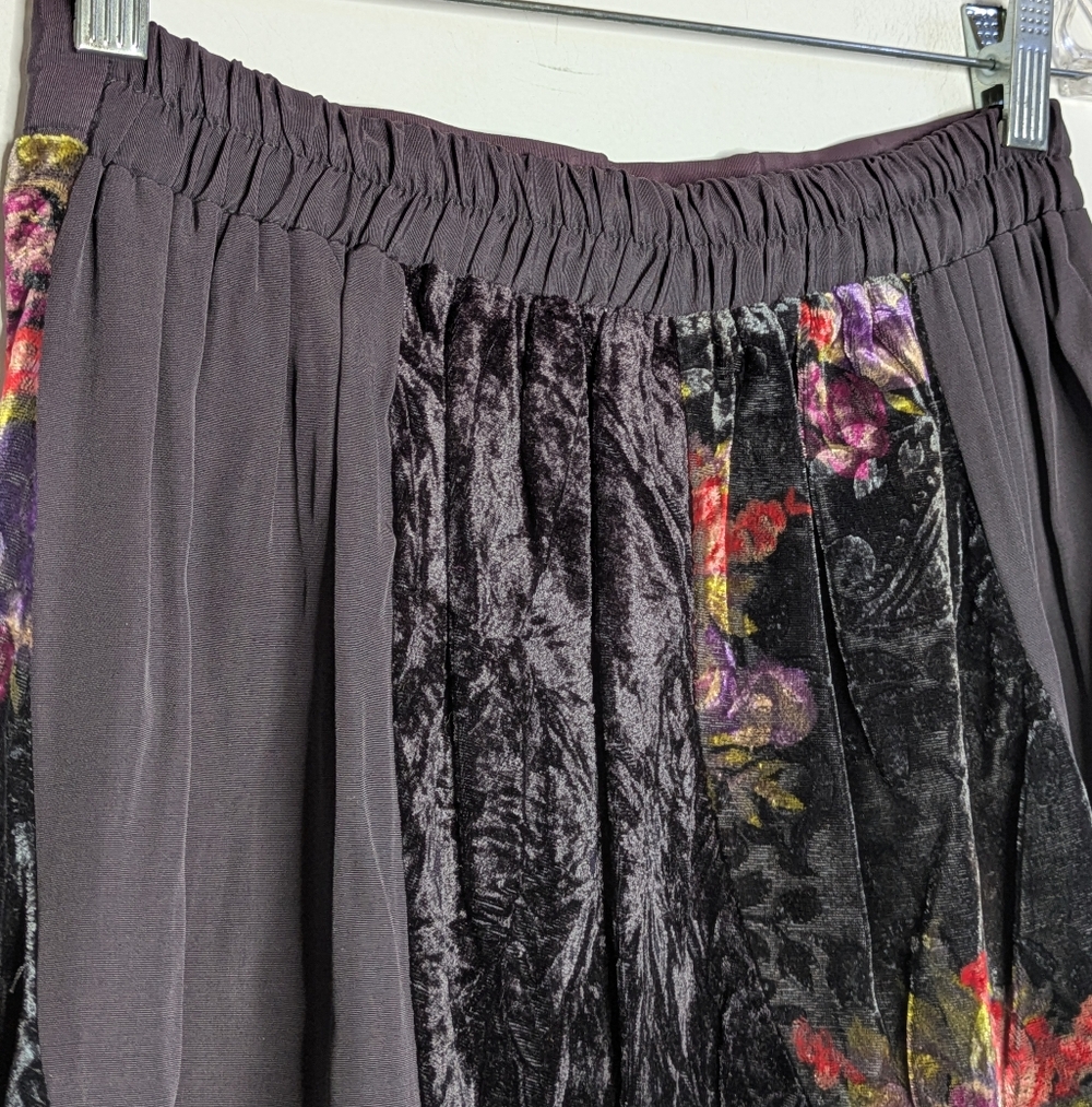 Vintage Essay Black Red Floral Velvet Panel Midi Skirt 24in - Picture 5 of 9
